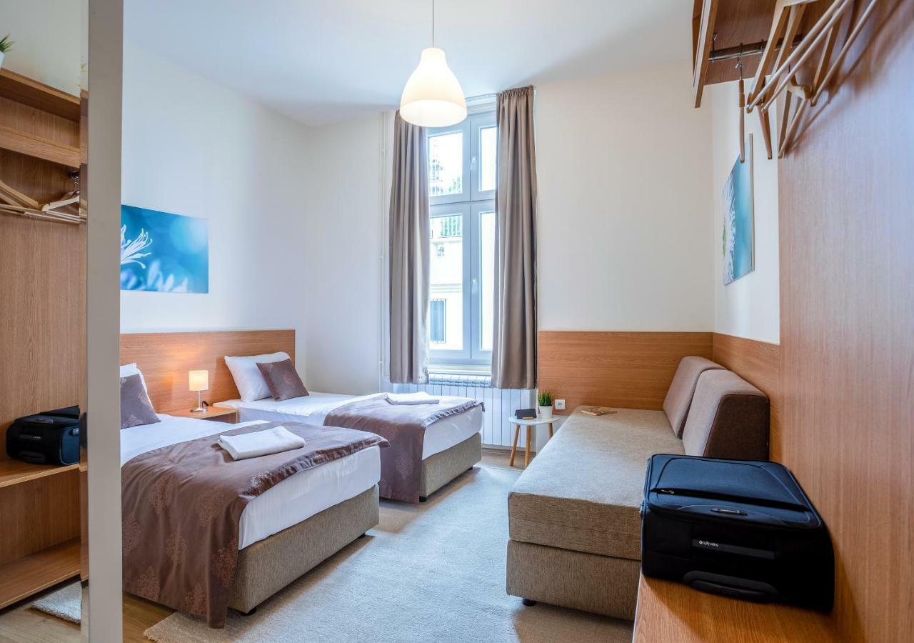 Booking En Suite Belgrad Exterior foto